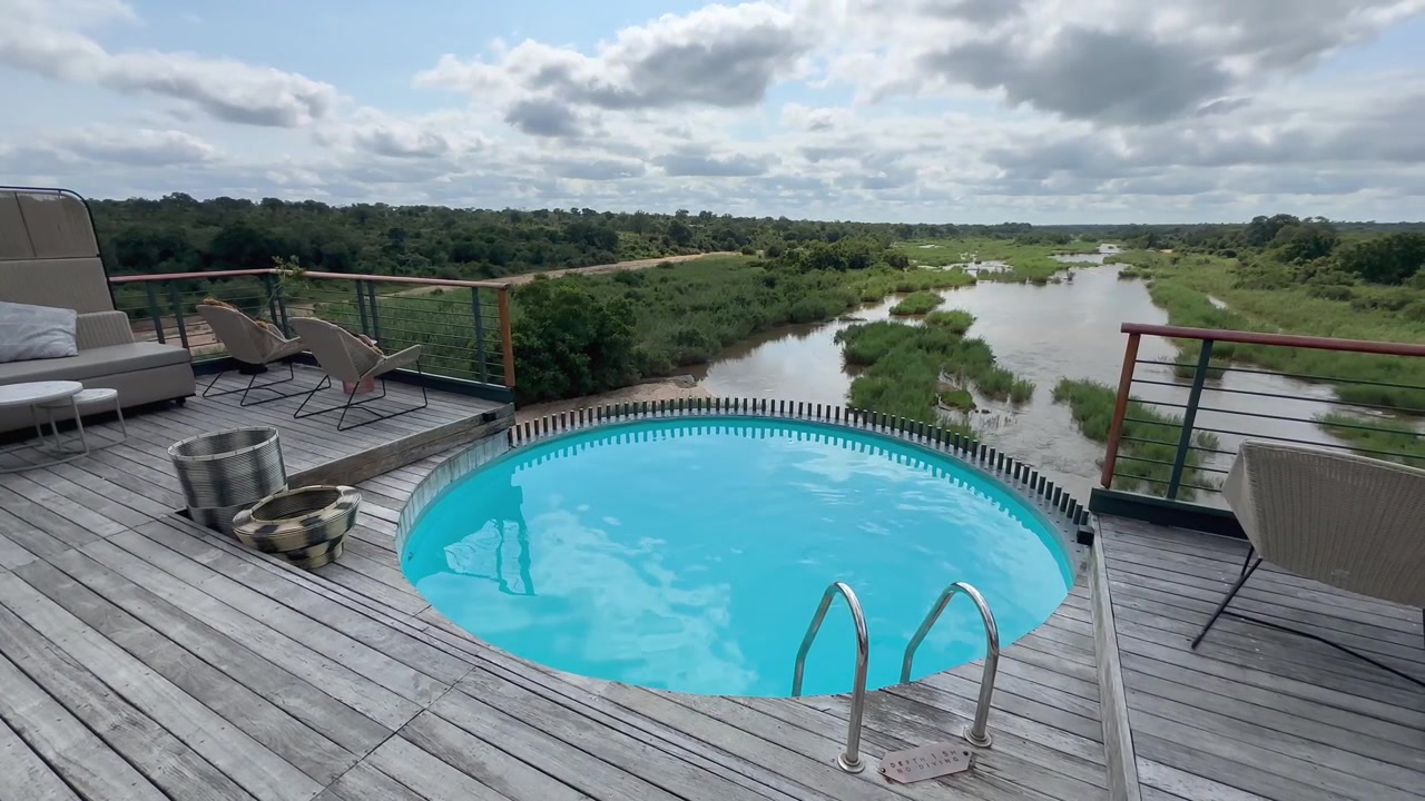 Panoramaudsigt fra Kruger Shalati The Train on the Bridge i Kruger Nationalpark, Sydafrika.