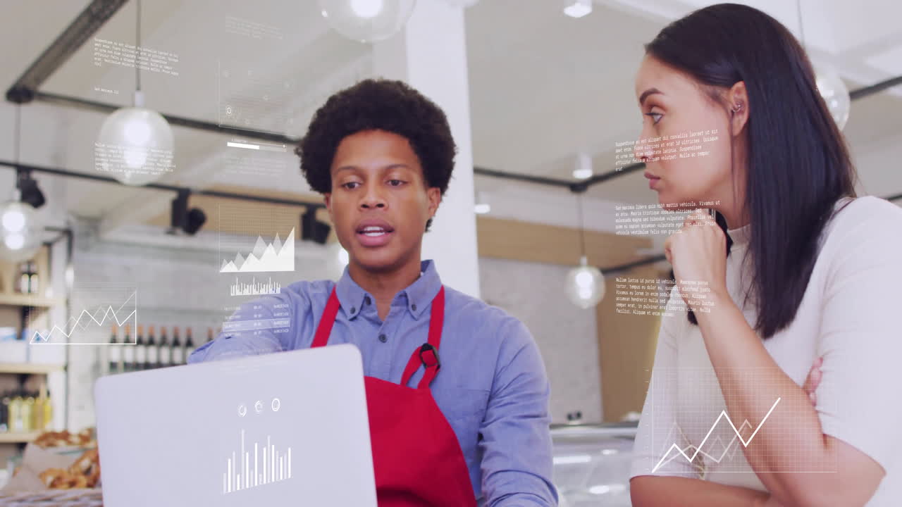 animación del procesamiento de datos financieros sobre diversas personas que utilizan computadora portátil en un café