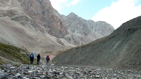 Hiking-in-the-beautiful-Alay-Mountains-in-the-Osh-region-of-Kyrgyzstan