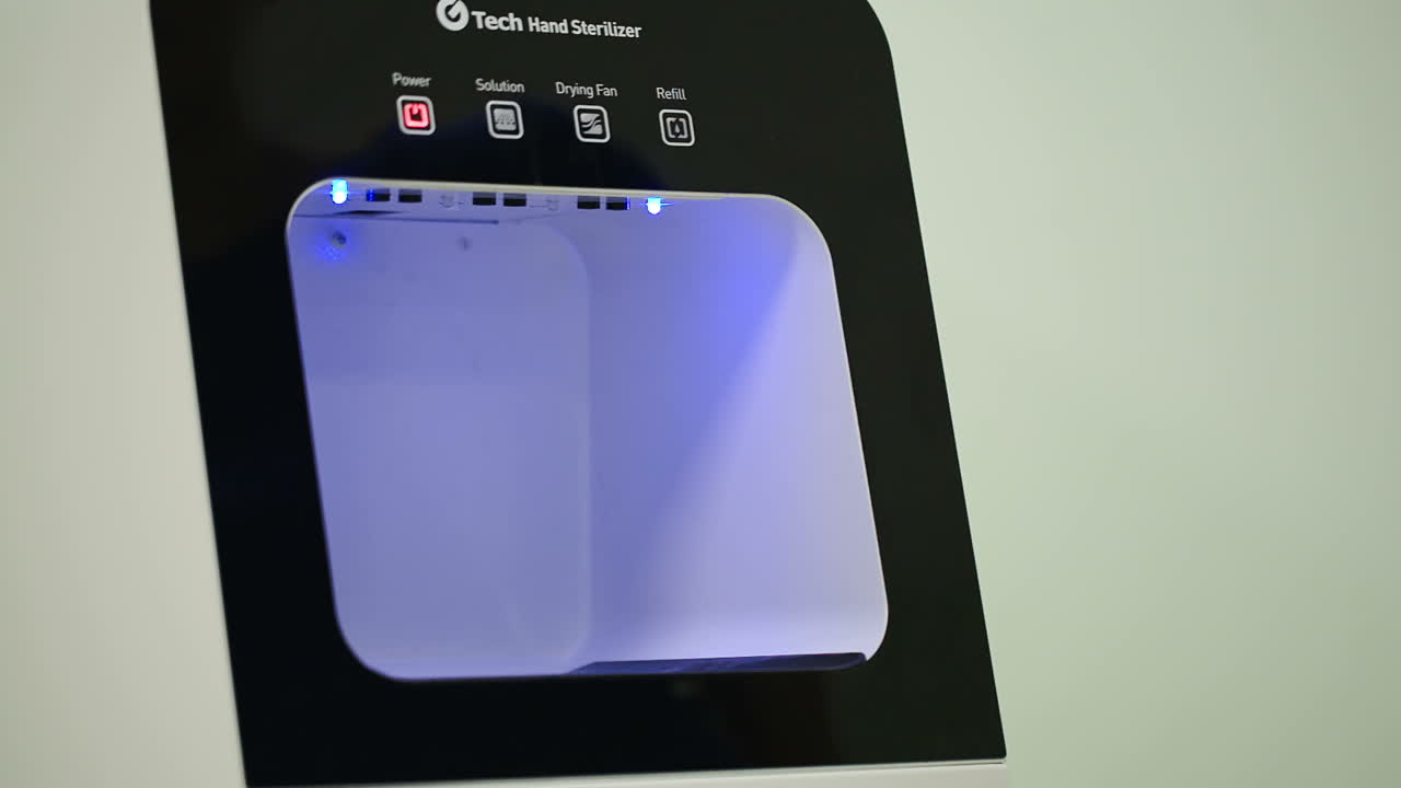 limpieza de manos en esterilizador