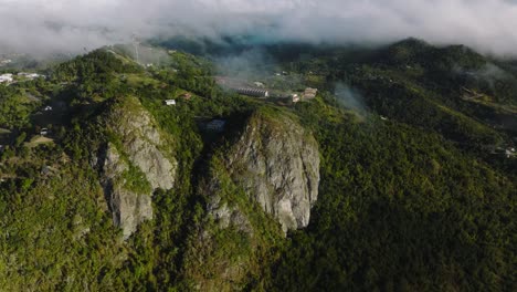 Brüste-Von-Cayey-Puerto-Rico-5k-Mavic-3-Kino-Drohnenaufnahmen-4