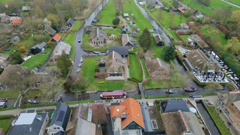 el pueblo de giethoorn - venecia de los países bajos