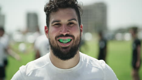 es un deporte duro, así que necesito algo de protección