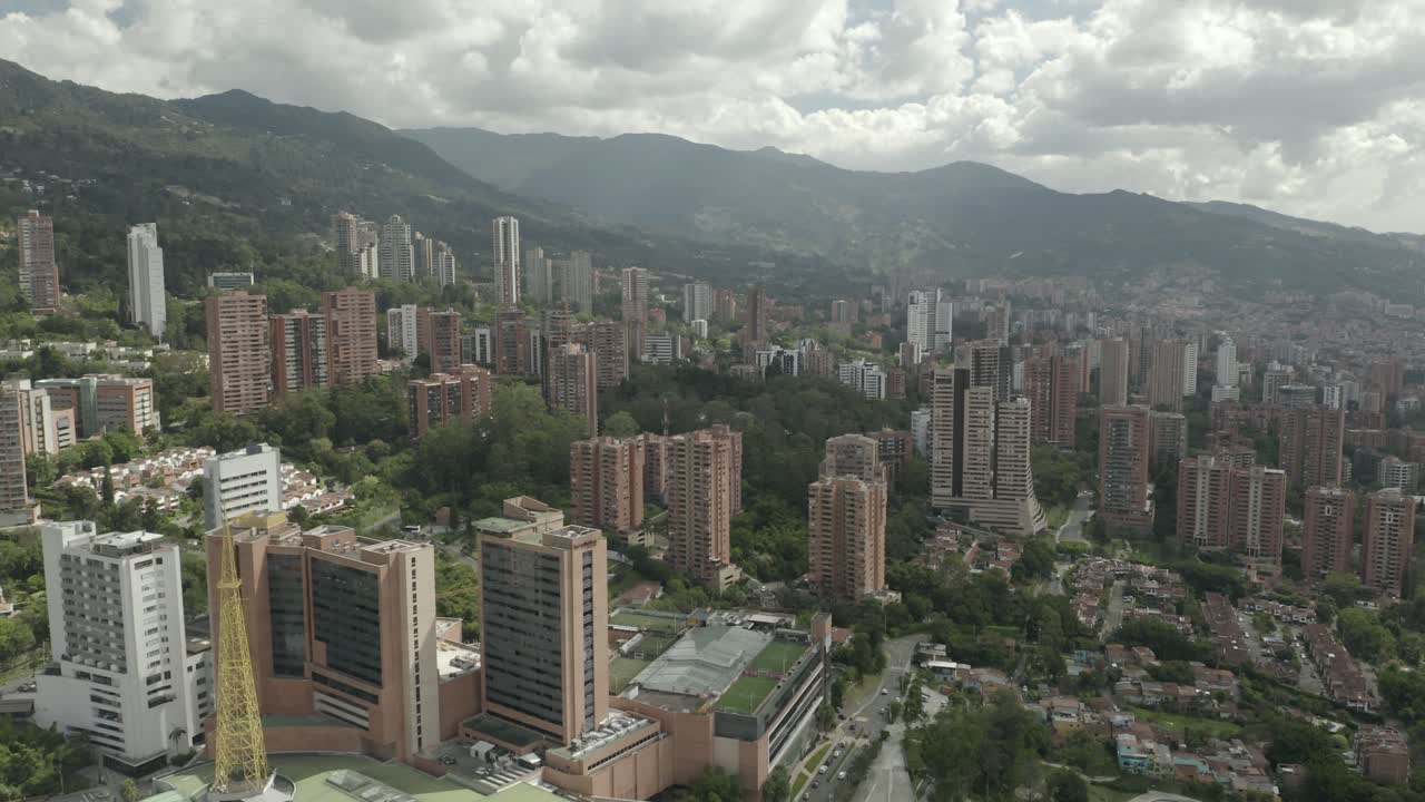 Vista Aérea do Bairro El Poblado em Medellín, Colômbia