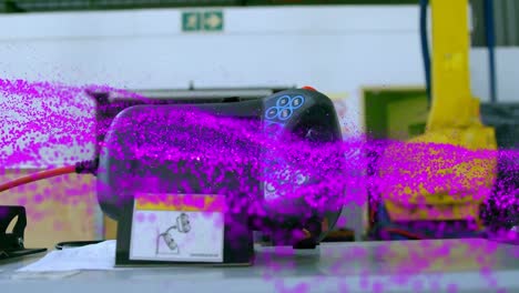animación de una malla brillante púrpura sobre el robot