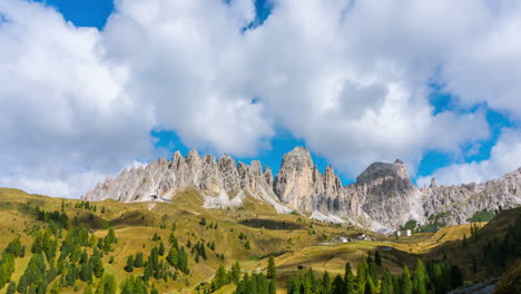 Zeitraffer-Der-Dolomiten-Italien,-Bergrücken-Pizes-De-Cir