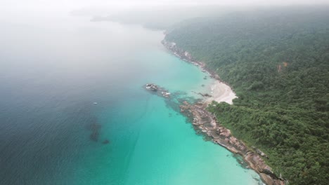 Big-island-Ilha-Grande-tropical-beach-Angra-dos-Reis,-Rio-de-Janeiro,-Brazil