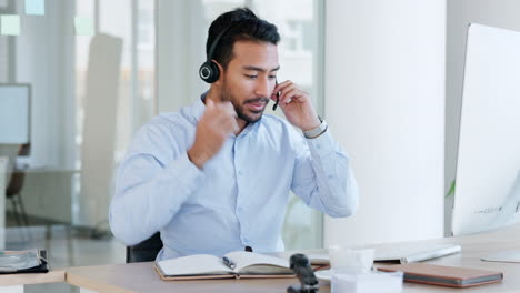 Un-Hombre-De-Negocios-Hablando-En-Un-Video