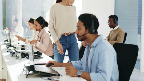 Geschäftsleute,-Team-Und-Callcenter-Büro