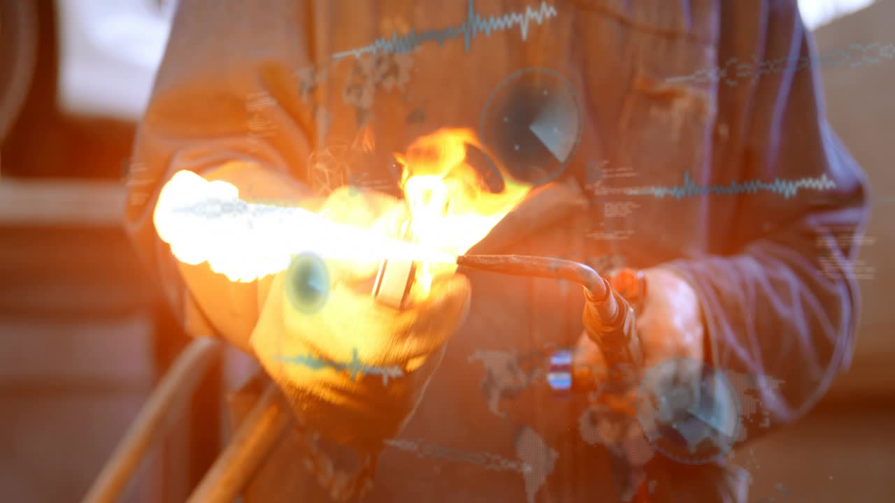 Saldatore che apre la valvola della torcia, accendendo una fiamma costante per la saldatura, con overlay AR che guidano gli aggiustamenti.