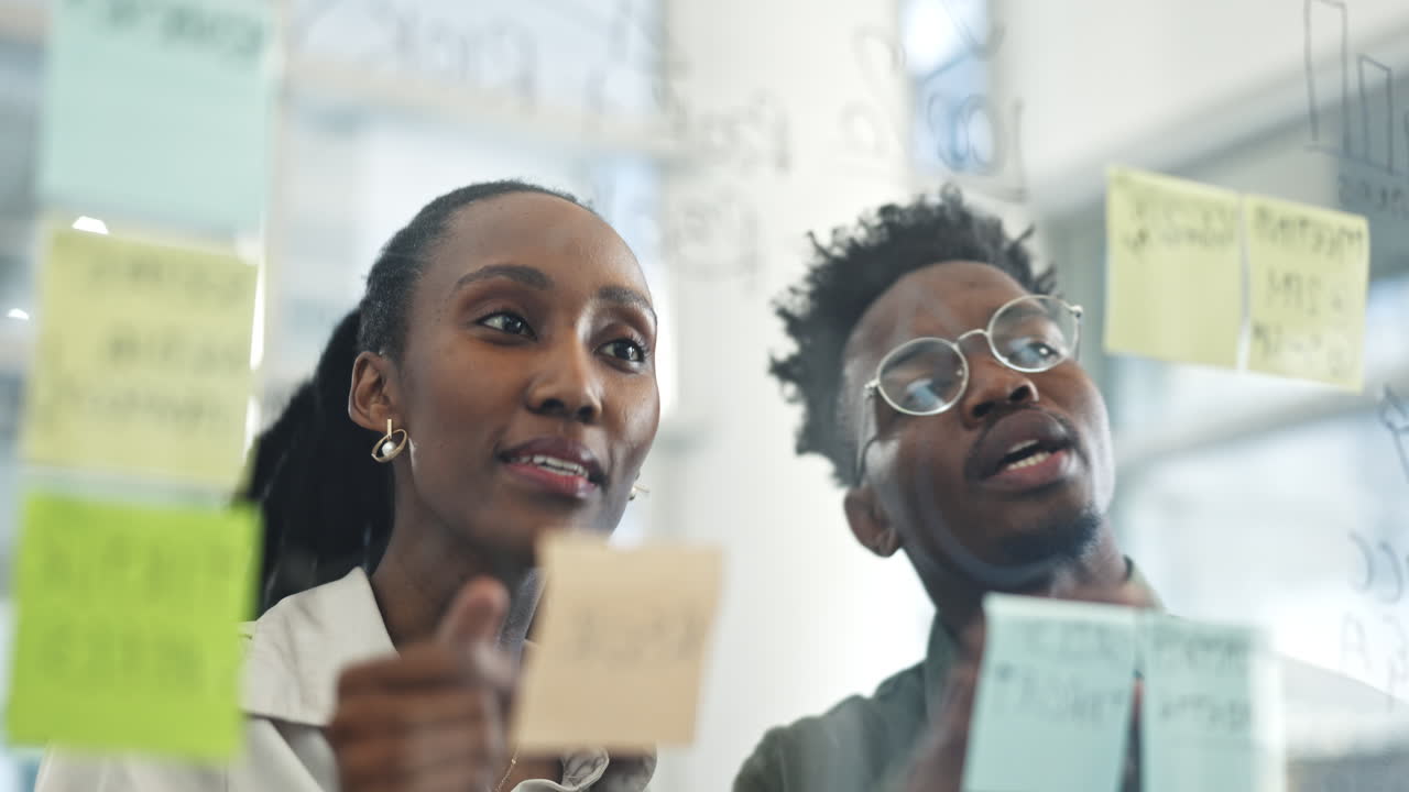 gente de negocios, planificación y horario en equipo