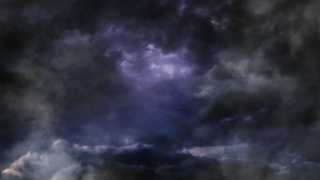Vordergrundwolken,-Von-Blitzen-Begleitete-Gewitter,-Die-In-Die-Dunklen-Wolken-Einschlagen