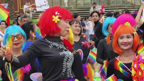 el desfile del orgullo lgbtq+ en tailandia
