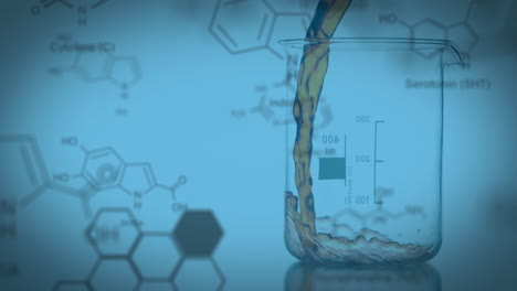 verter líquido en el vaso sobre las estructuras químicas animación