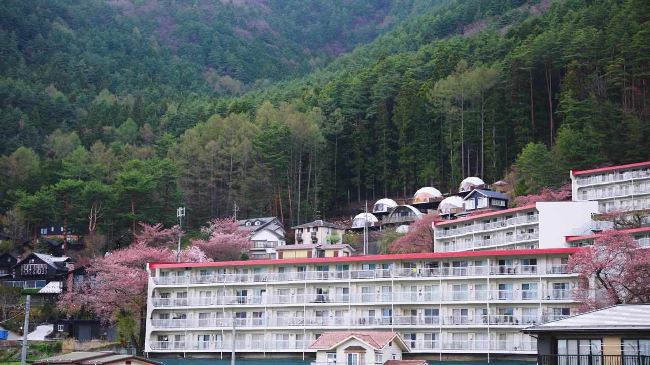 Borghi giapponesi nella campagna di Yamanashi, Lago Kawaguchi.