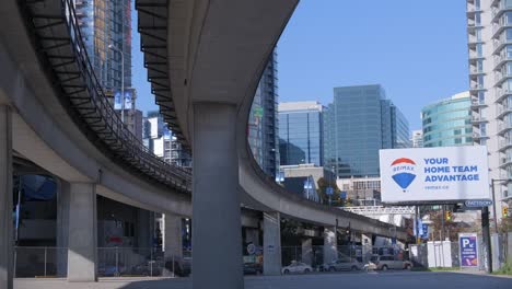 Ein-Skytrain-In-Vancouver,-Britisch-Kolumbien,-Kanada-–-Statische-Aufnahme