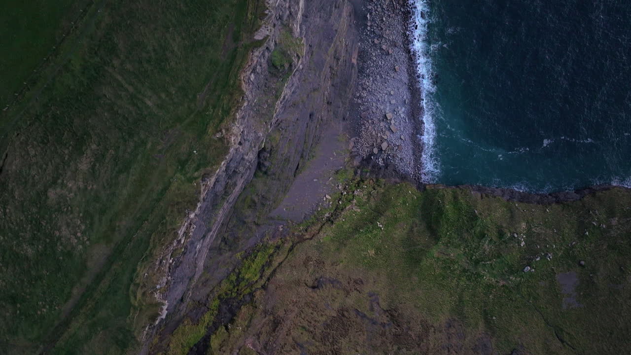 Cảnh quay drone trên không 4K ghi lại Vách đá Moher lúc hoàng hôn, Ireland_064
