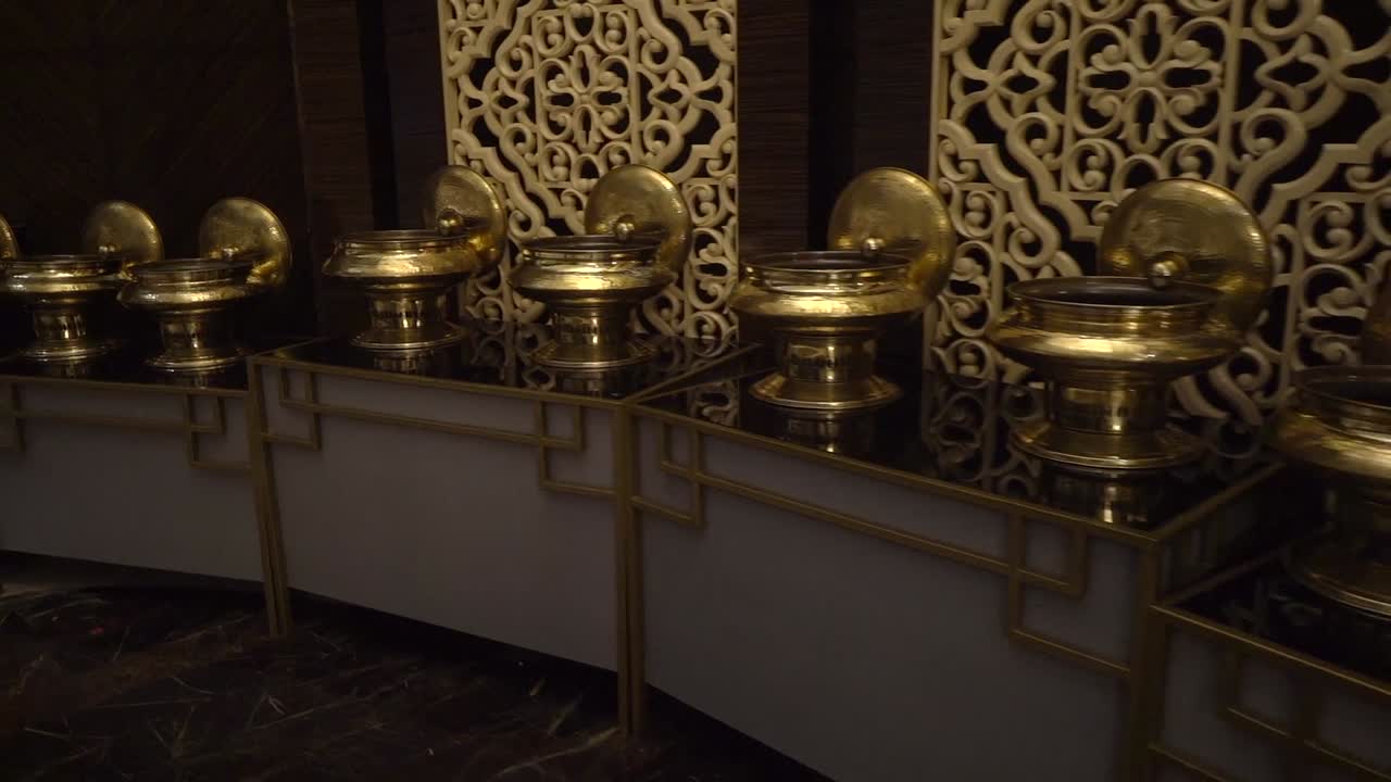 조리기구는 탁자 넓은 시야에 있습니다.