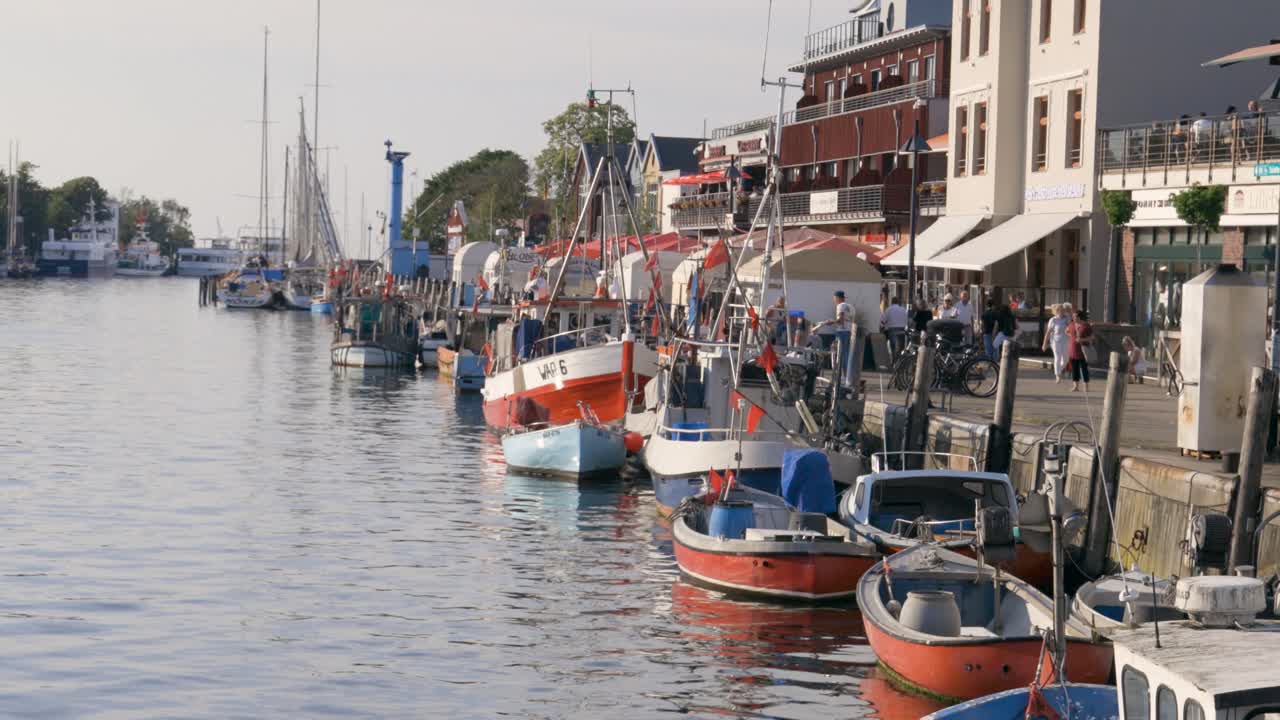 독일, 유럽의 아름다운 여름 저녁에 로스토크 근처의 warnemünde warnemuende 해변의 인상