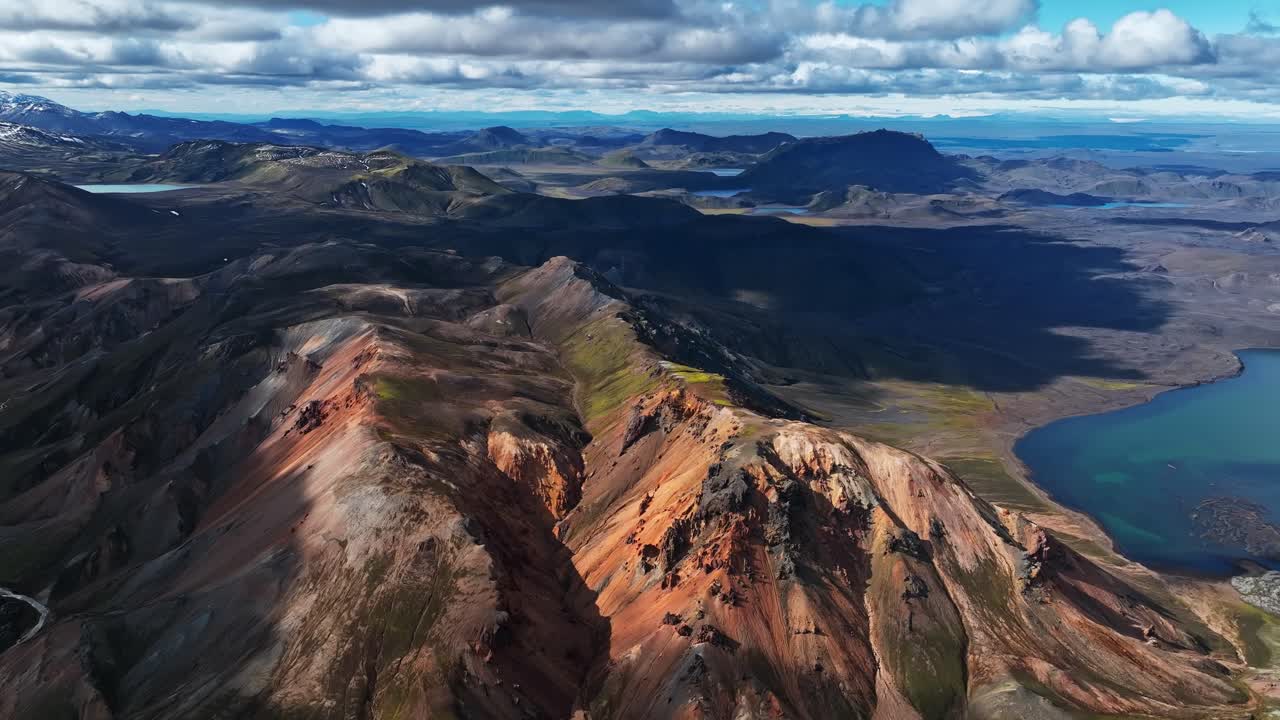 산 풍경의 조감도