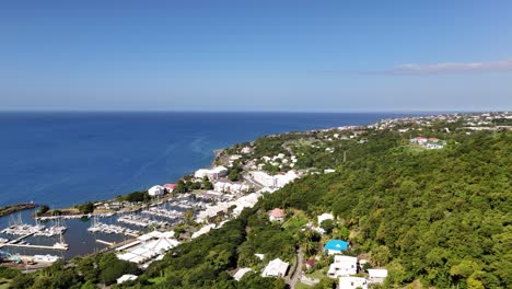 Guadeloupe-Erkunden:-Luftaufnahmen-Atemberaubender-Jachthäfen-In-60 fps