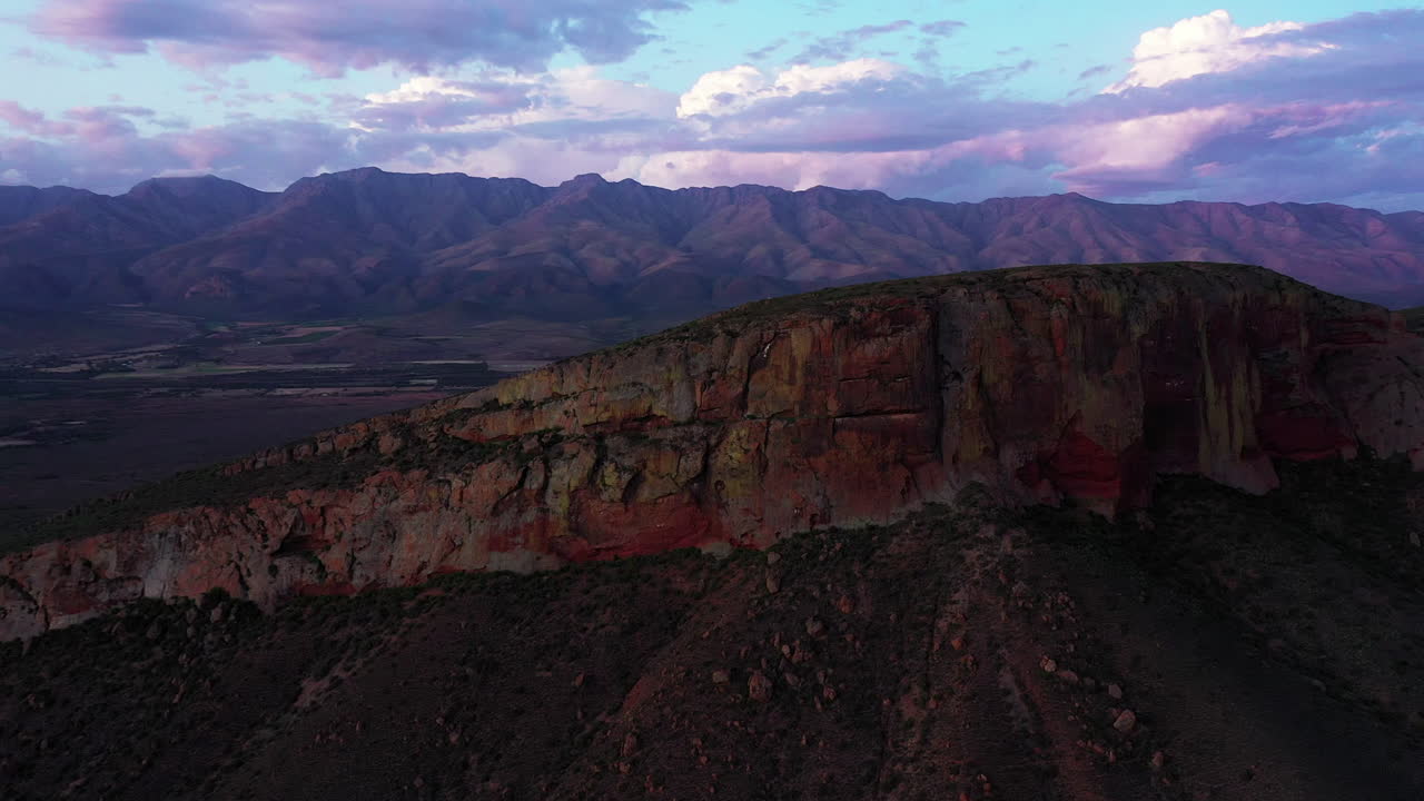 donde la montaña y el cielo se encuentran