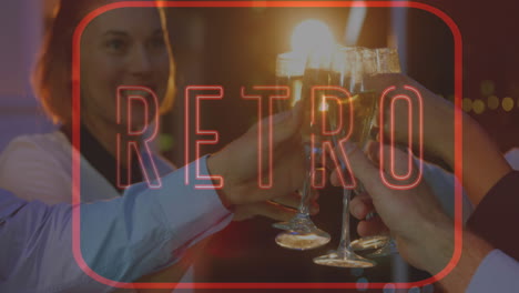 animación de texto retro de neón en rojo sobre amigos sonrientes haciendo tostadas en el bar