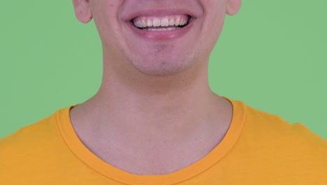 joven, guapo y multiétnico