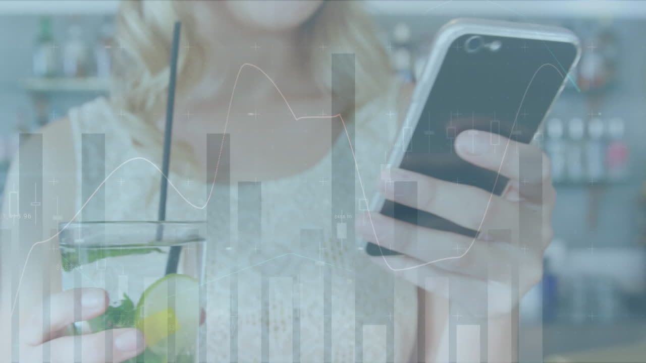 술집에서 스마트폰을 사용하는 여성의 중간 섹션에 대한 통계 데이터 처리 애니메이션