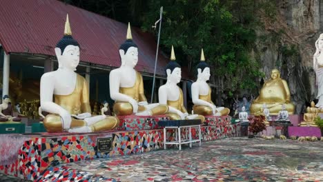 Buddha-Statue-In-Der-Höhle