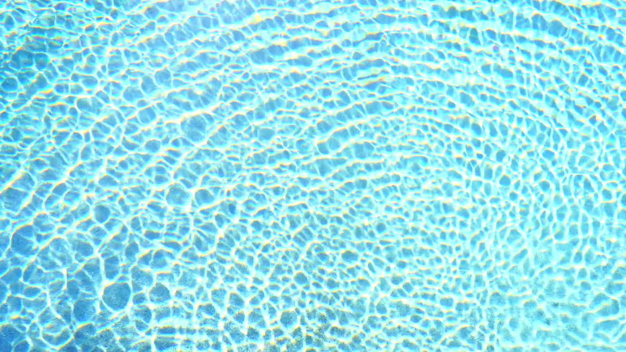 Tekstur air di kolam renang
