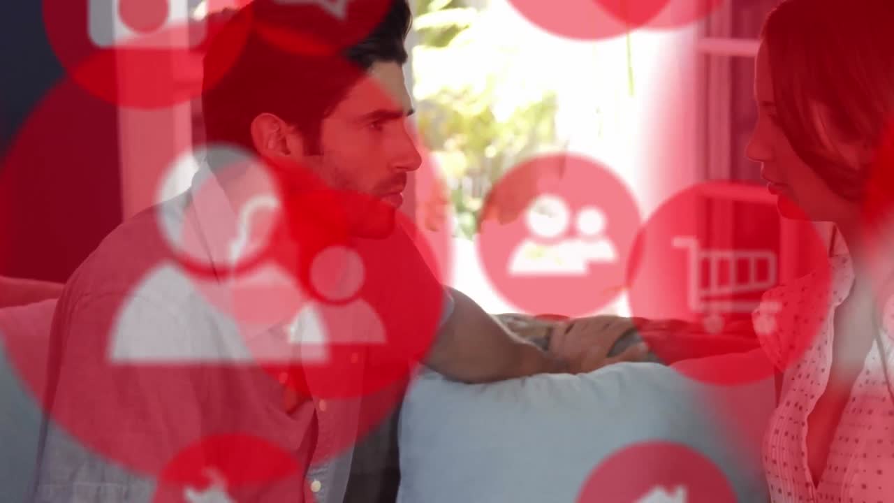 백인 부부가 웃는 미디어 아이콘의 애니메이션.