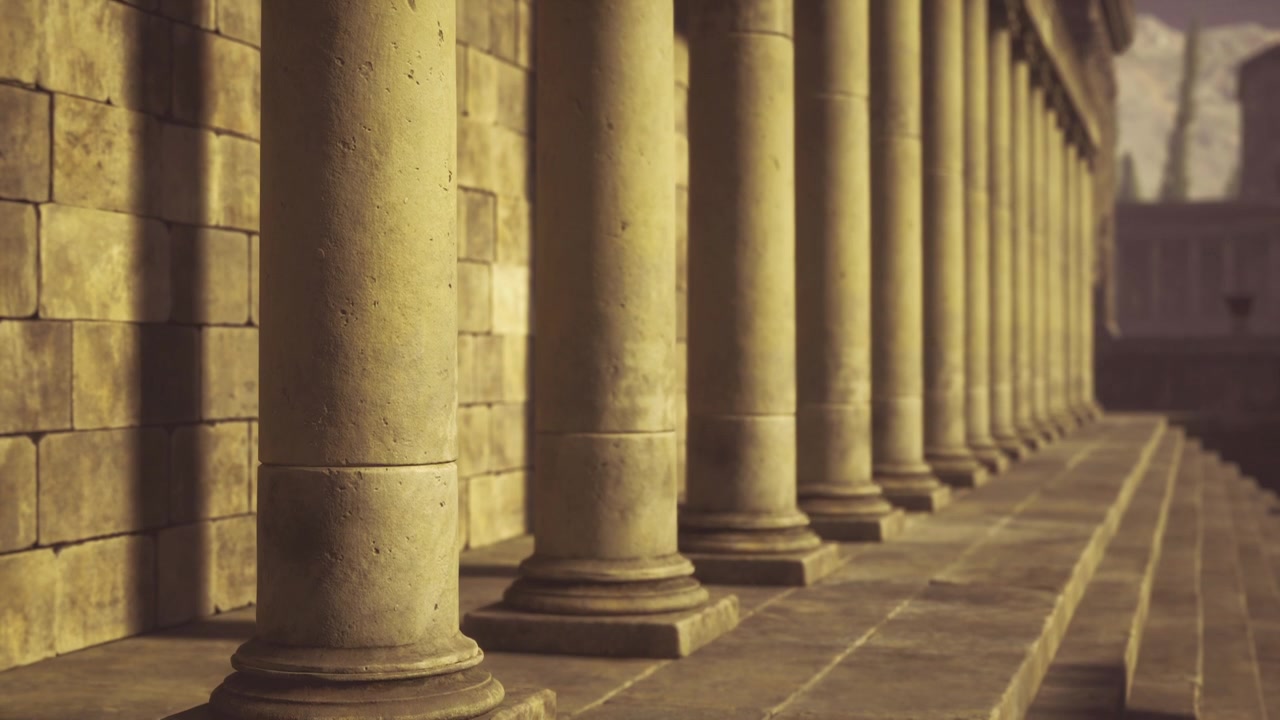 Piliers patinés dans l'ancien corridor d'Antioche au crépuscule silencieux, où les ombres évoquent l'histoire.