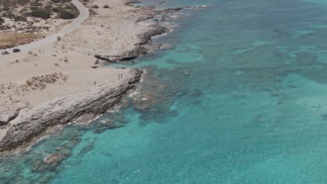 Costa-Rocosa-De-La-Playa-De-Falasarna-En-La-Isla-De-Creta,-Vista-Aérea