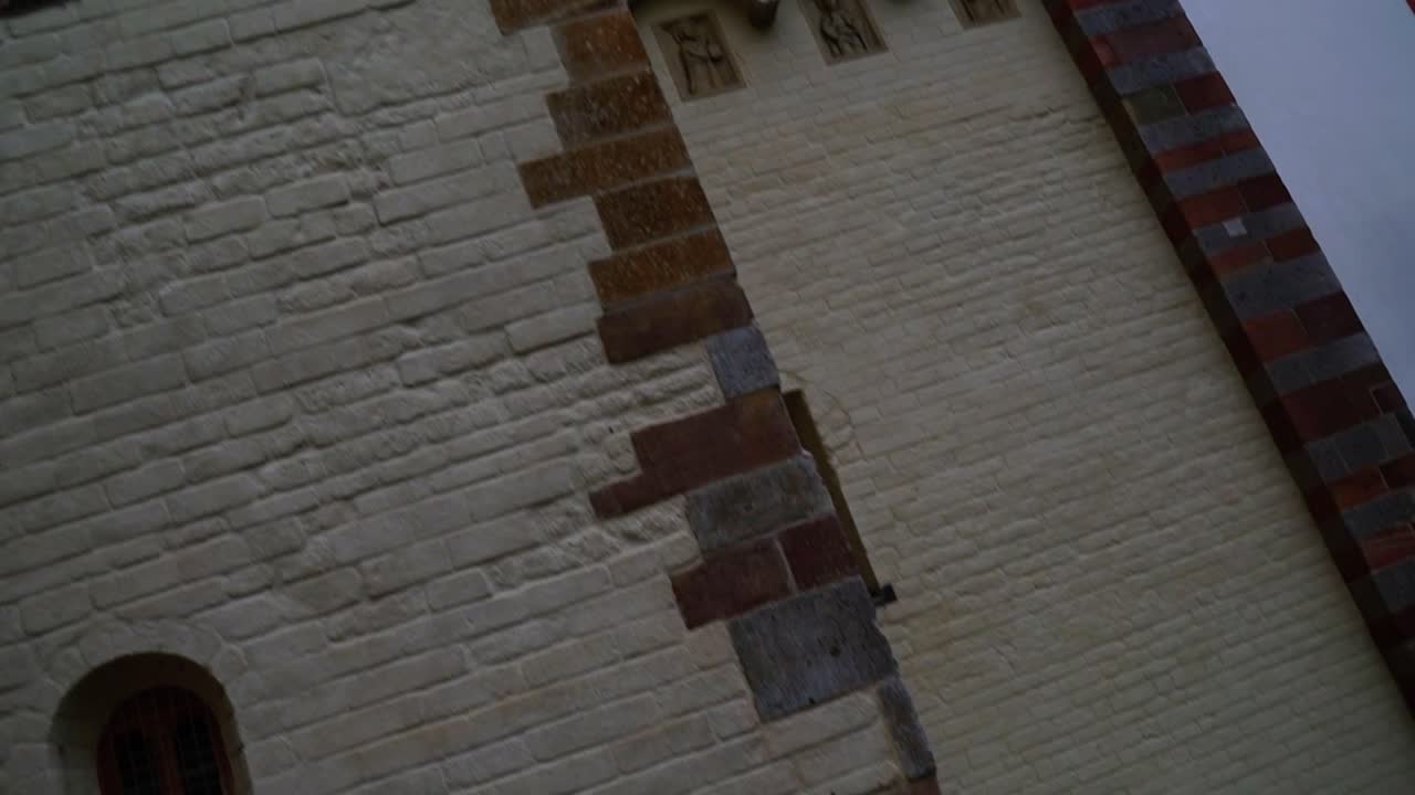 santa maría en la capital de alemania, iglesia de piedra brillante con capilla y monasterio junto a ella