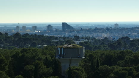 Die-Skyline-Von-Montpellier-Verbindet-Stadtentwicklung-Und-Natur.