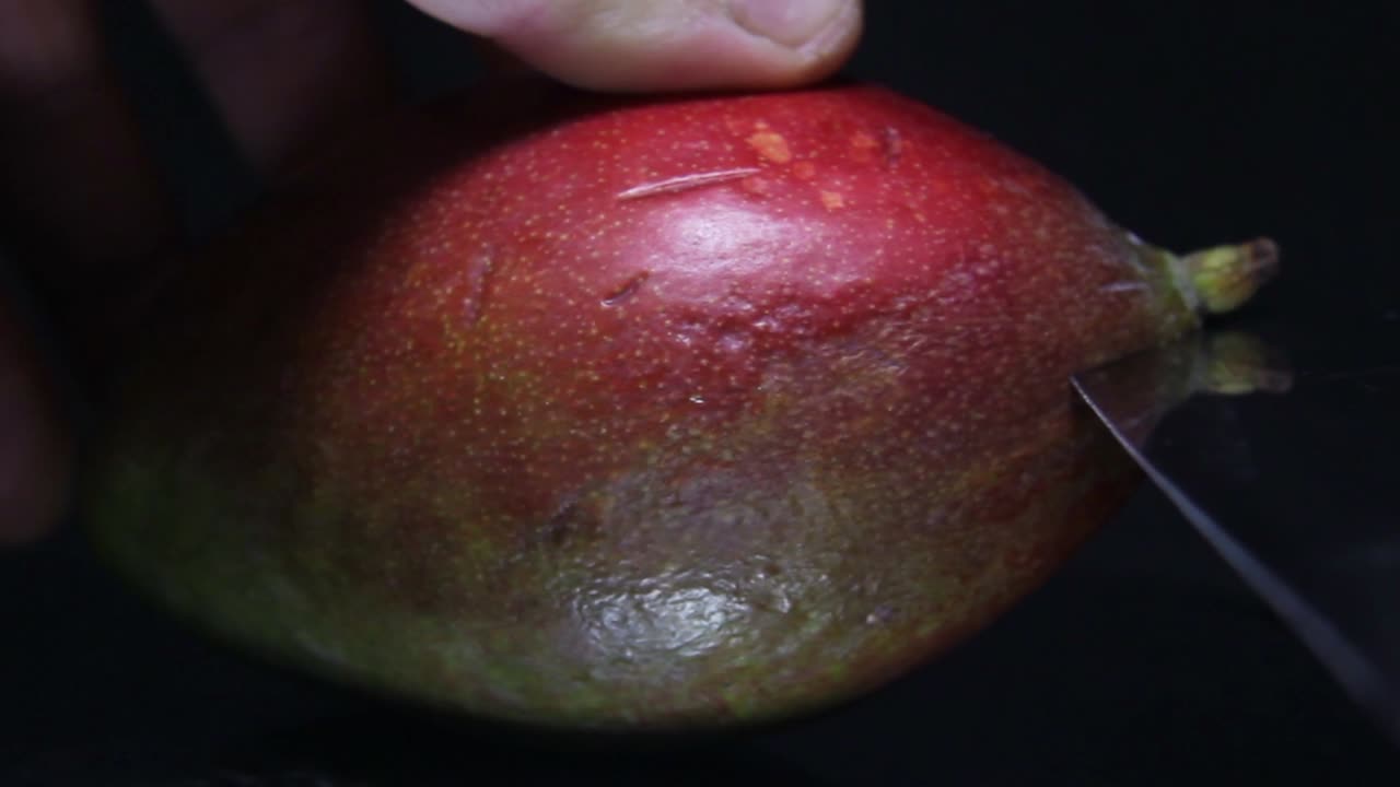 cortar el mango por la mitad