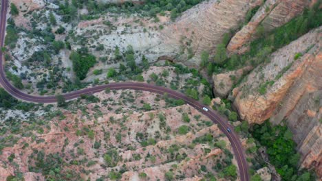 Aerial-drone-footage-of-Zion-National-Park-in-Utah,-USA