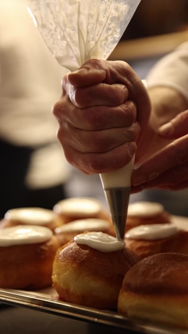 Decorating Cream Filled Buns