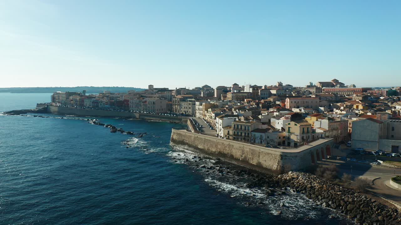 이 드론 영상으로 위에서 본 이탈리아 시러큐스