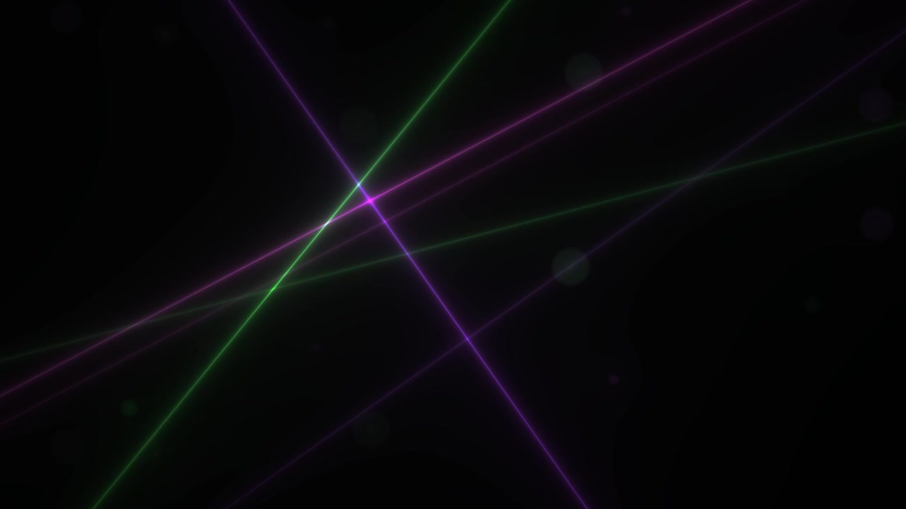 Linee laser astratte luminose verdi e viola che si intersecano.