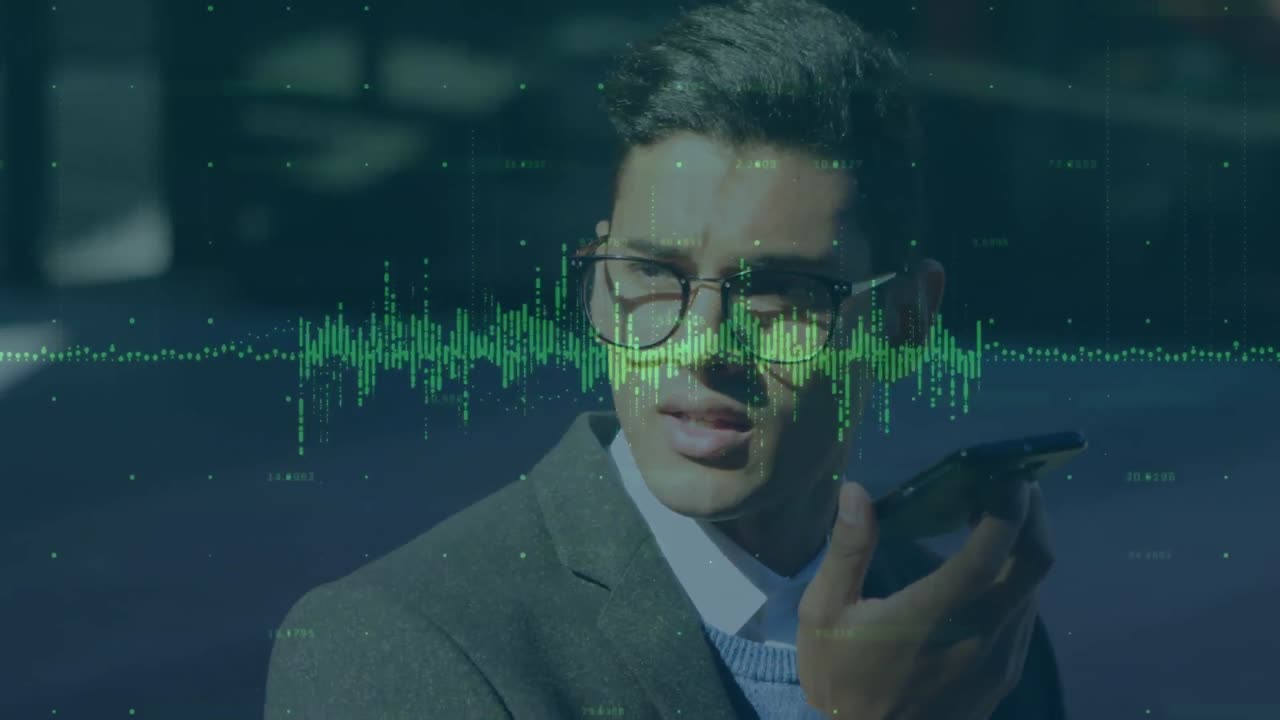 múltiples números cambiantes y gráficos estadísticos contra el hombre de negocios hablando en el teléfono inteligente