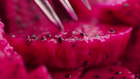 primer plano de la fruta del dragón en rodajas