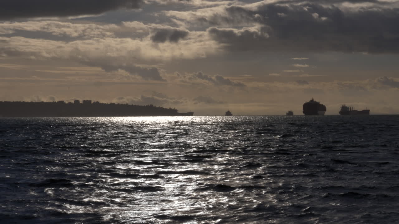 캐나다 가리발디 호수의 아름다운 잔잔한 파도