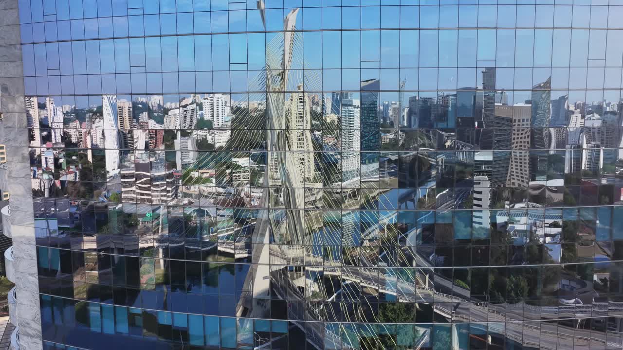 Iconic Bridge At Sao Paulo In Brazil. Downtown Cityscape. Traffic Road. Bridge Landscape. Iconic Bridge At Sao Paulo In Brazil. Metropolitan Background. Sao Paulo Brazil