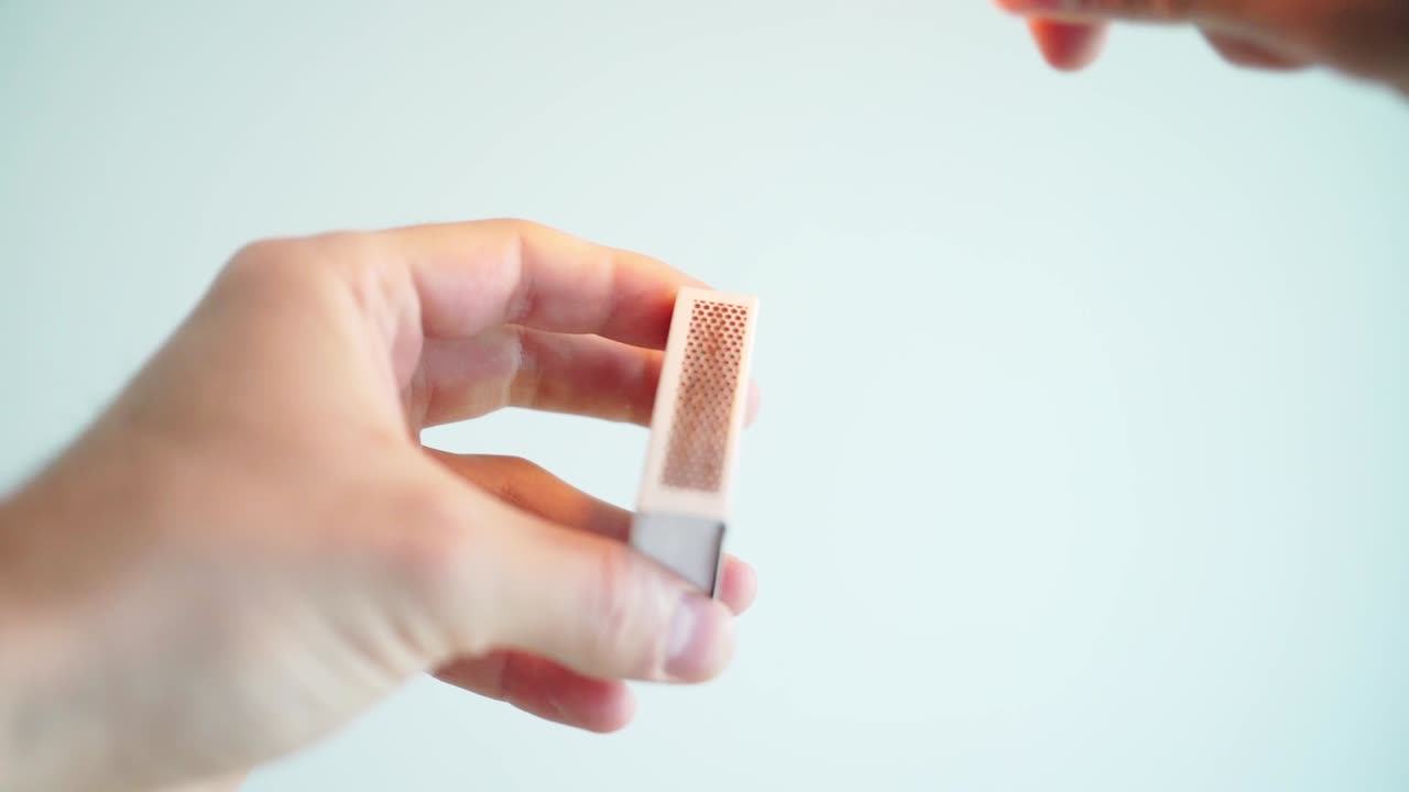 스로우 모션으로 매치 스틱을 는 것