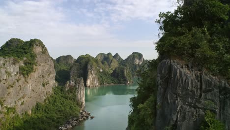 Drohnenvideoshows-Der-Halong-Bucht