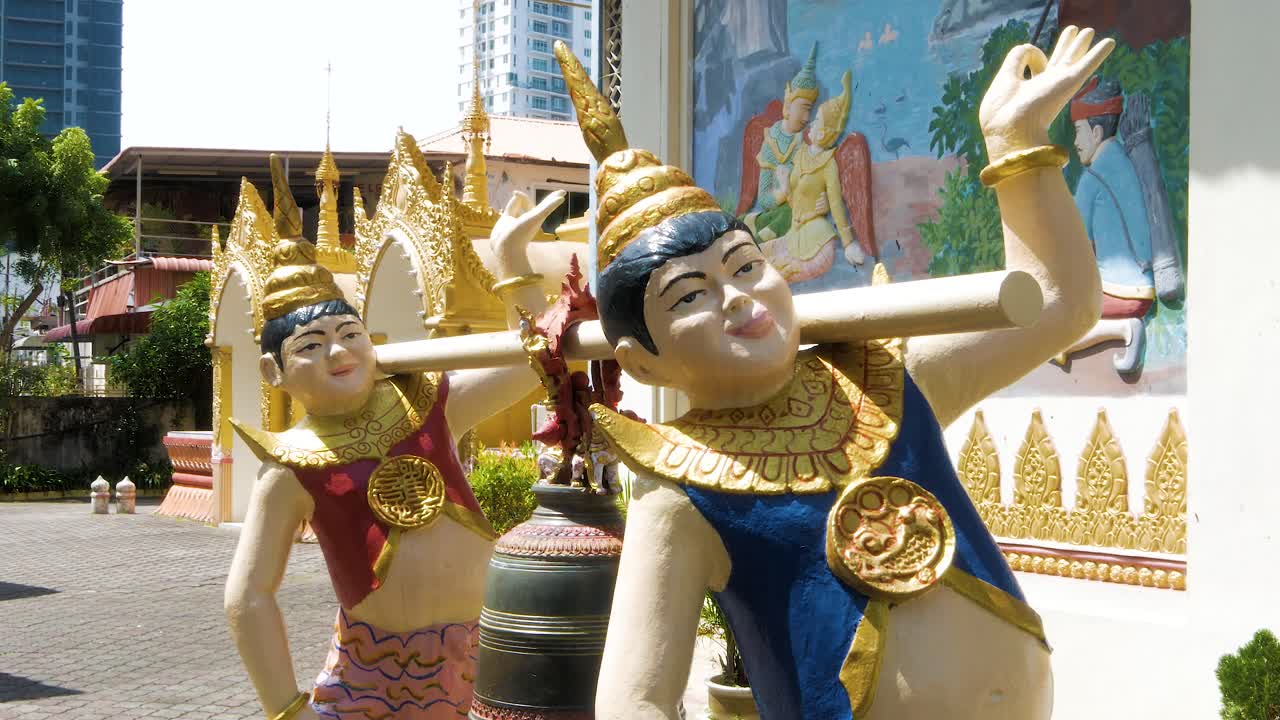 전통적 인 점토 조각상