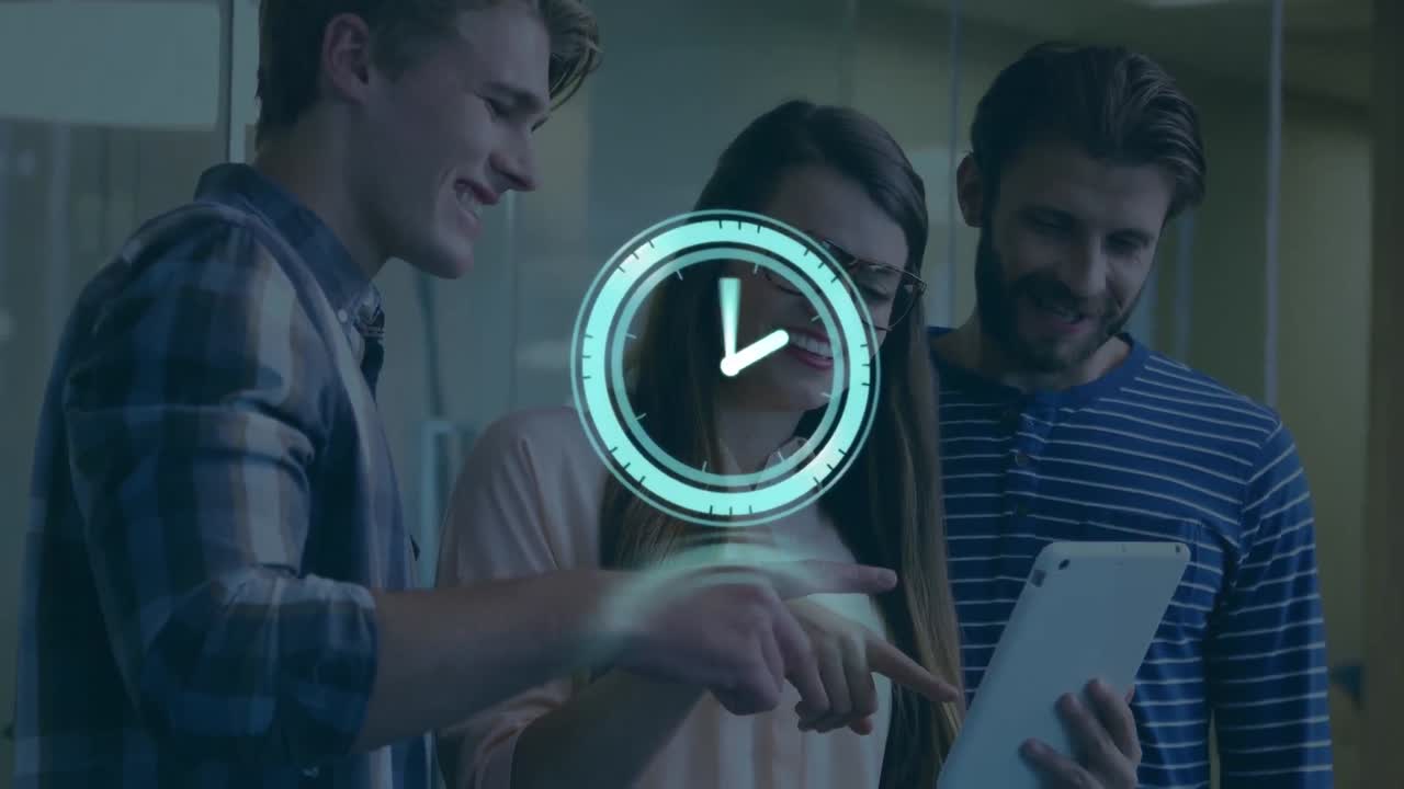 анимация часов, разговаривающих бизнесменов