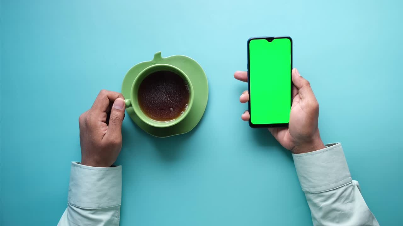 pausa para el café y el teléfono inteligente